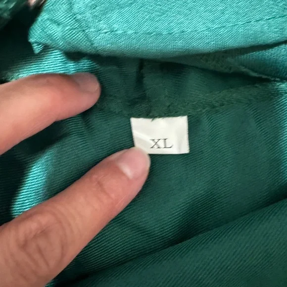 Size XL 10/12 Youth Attack on Titan Green Wings of Freedom Cloak - Picture 2 of 3